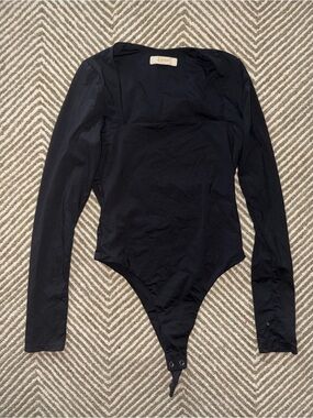 Women’s Black Long-Sleeve Square-Neck Bodysuit